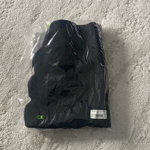 NWT Black Dudley Stephens Vello Slopeside Scallop Scarf